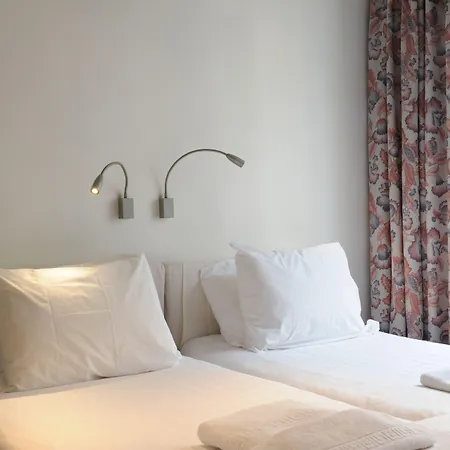 Boutique De La Place Des Vosges 3* Paris
