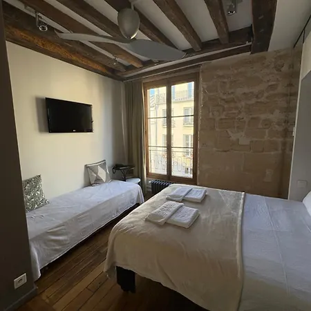 Boutique De La Place Des Vosges 3* Paris