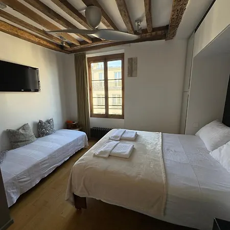 Boutique De La Place Des Vosges Hotel