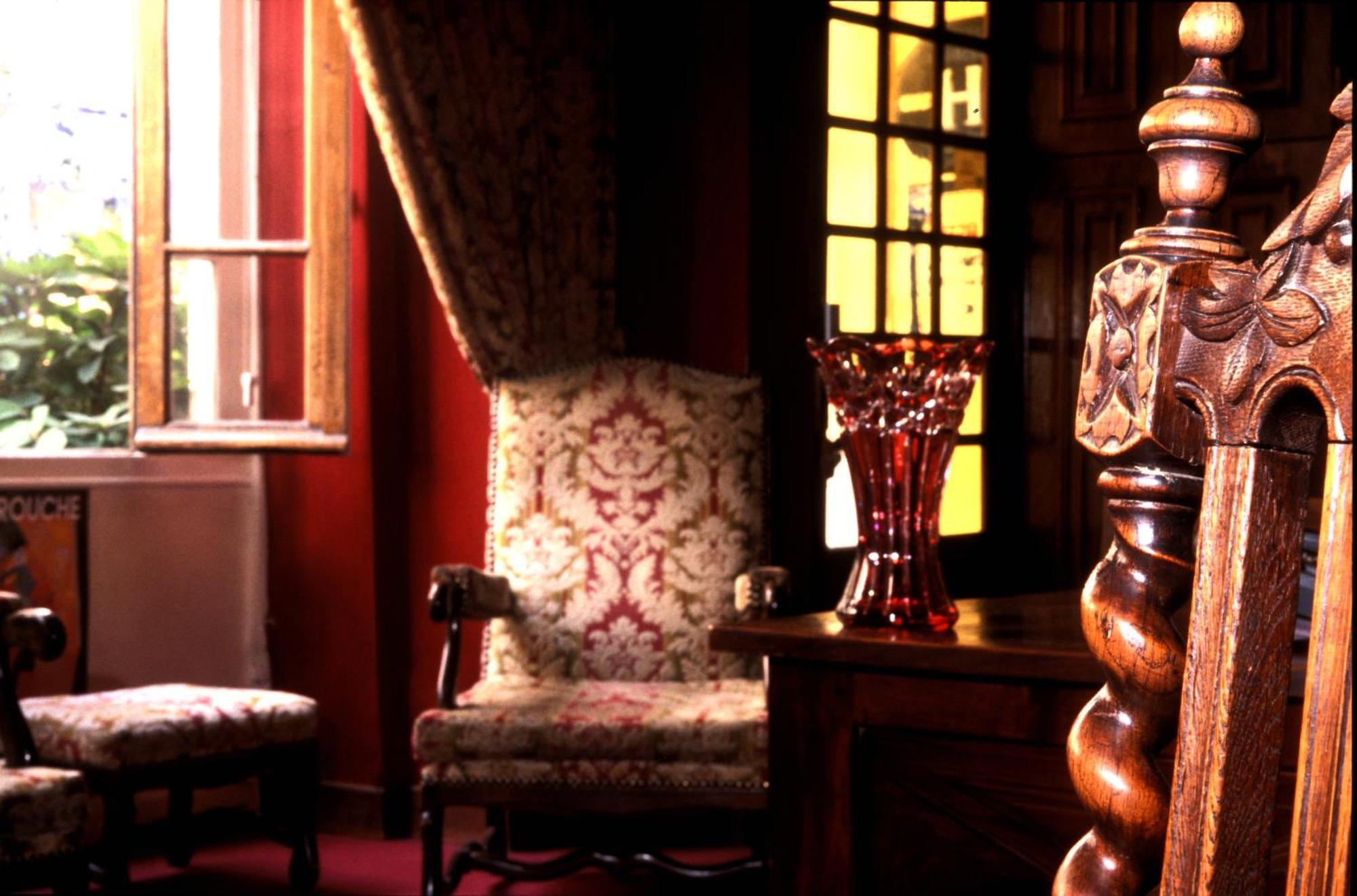 Hotel Boutique De La Place Des Vosges 3*