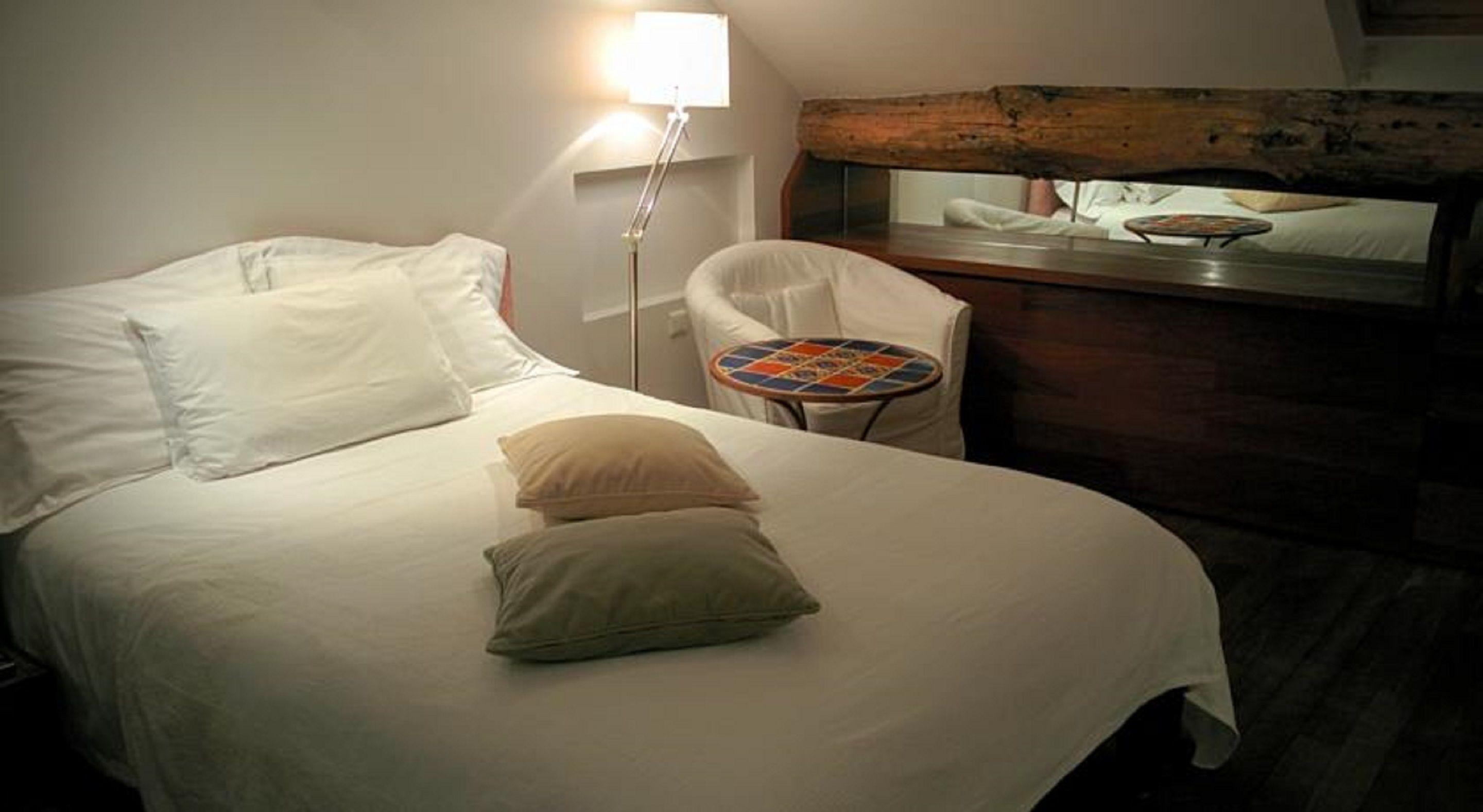 Boutique De La Place Des Vosges 3*