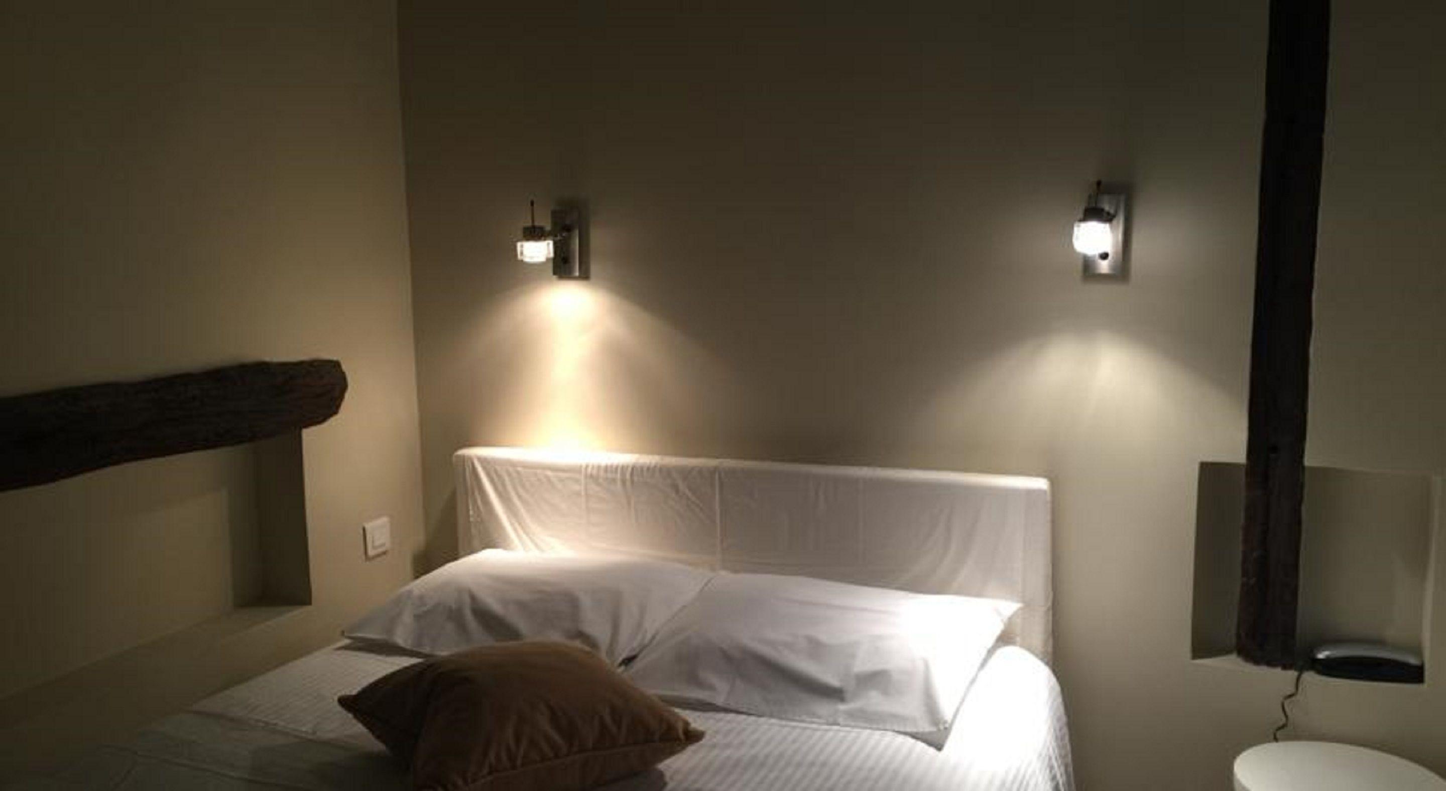 Boutique De La Place Des Vosges 3*