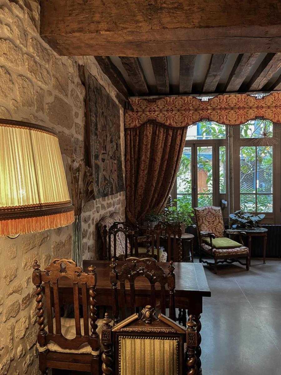 Hotel Boutique De La Place Des Vosges 3*