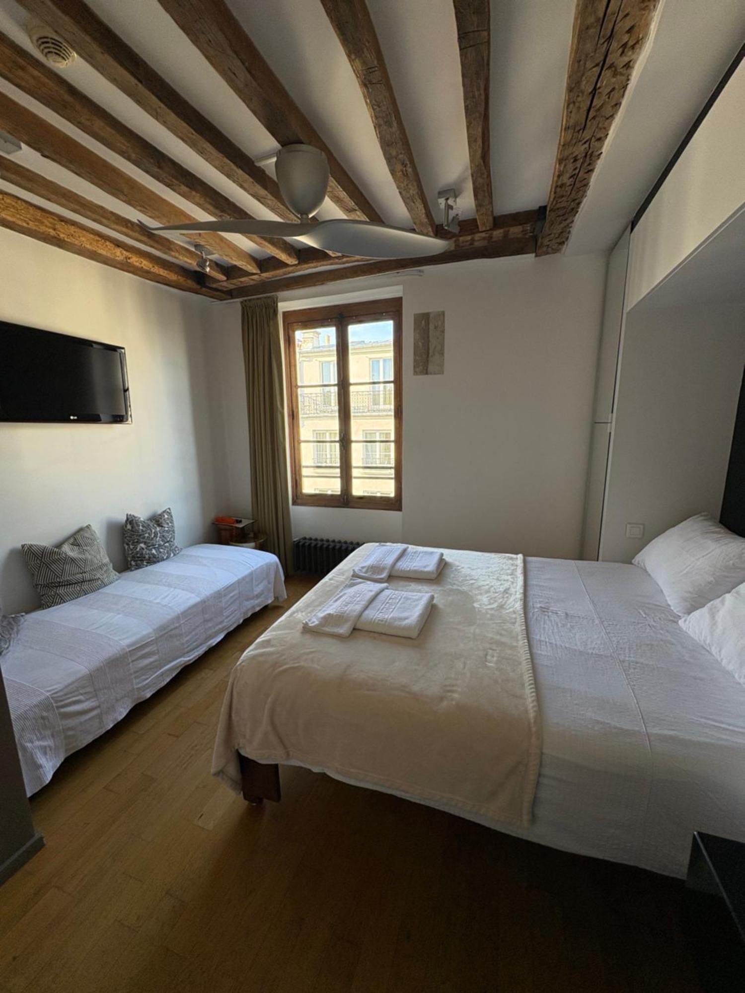 Boutique De La Place Des Vosges Hotel